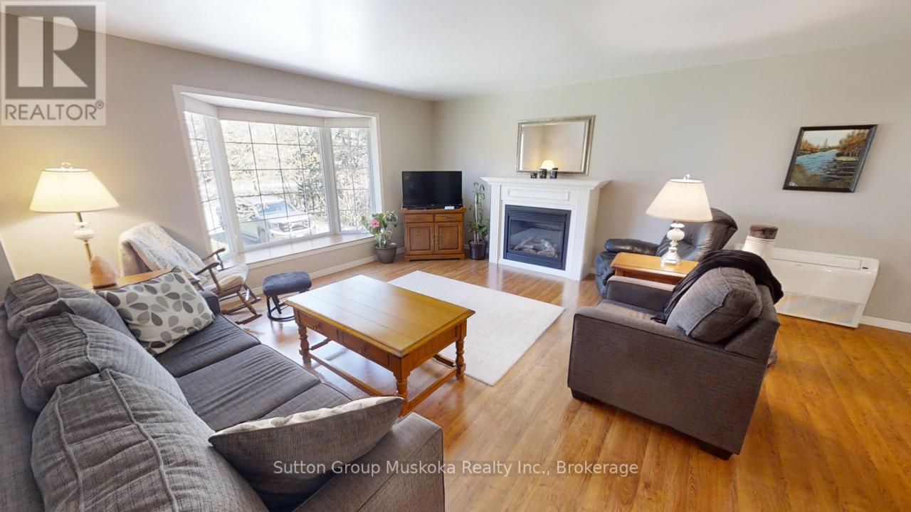 357 Ravenscliffe Road, Huntsville, Ontario  P1H 1L6 - Photo 6 - X12093212