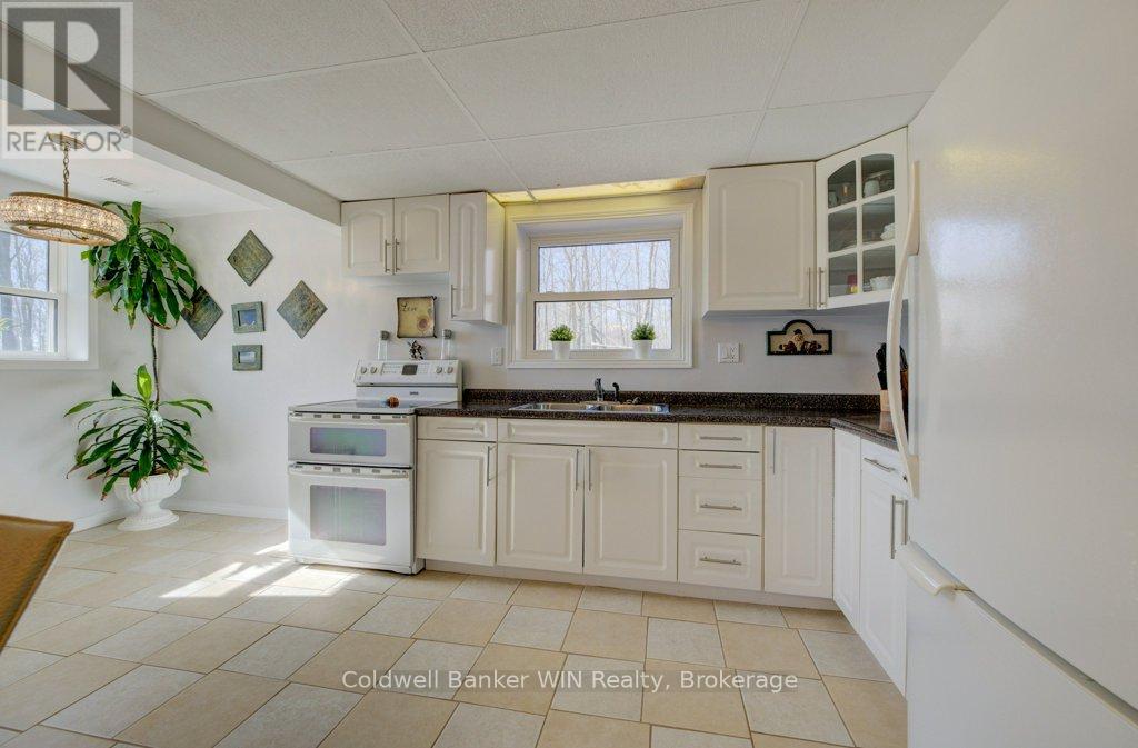 9534 Sideroad 3, Wellington North, Ontario  N0G 1N0 - Photo 36 - X12093265