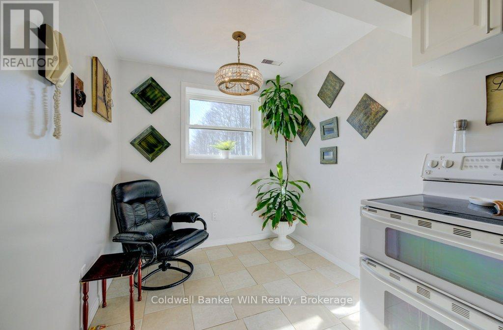9534 Sideroad 3, Wellington North, Ontario  N0G 1N0 - Photo 37 - X12093265