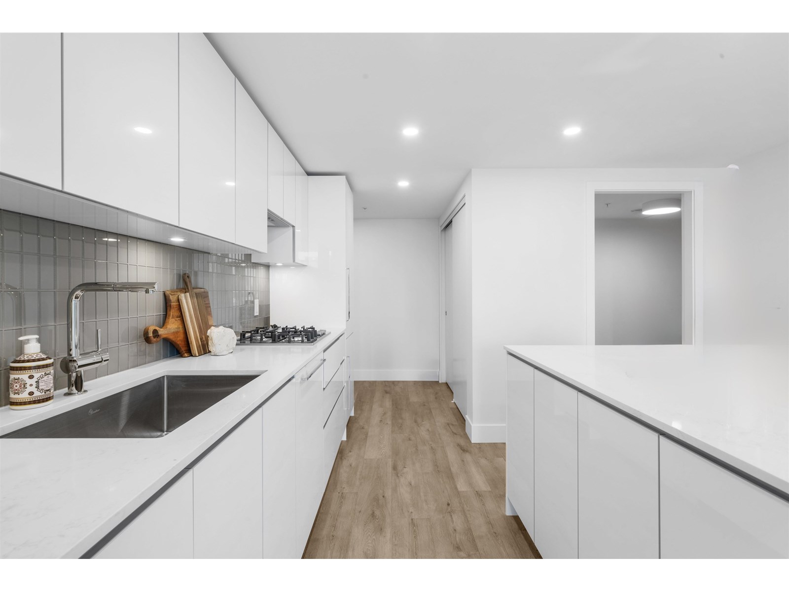 506 10428 Whalley Boulevard, Surrey, British Columbia  V3T 0W2 - Photo 10 - R2992070