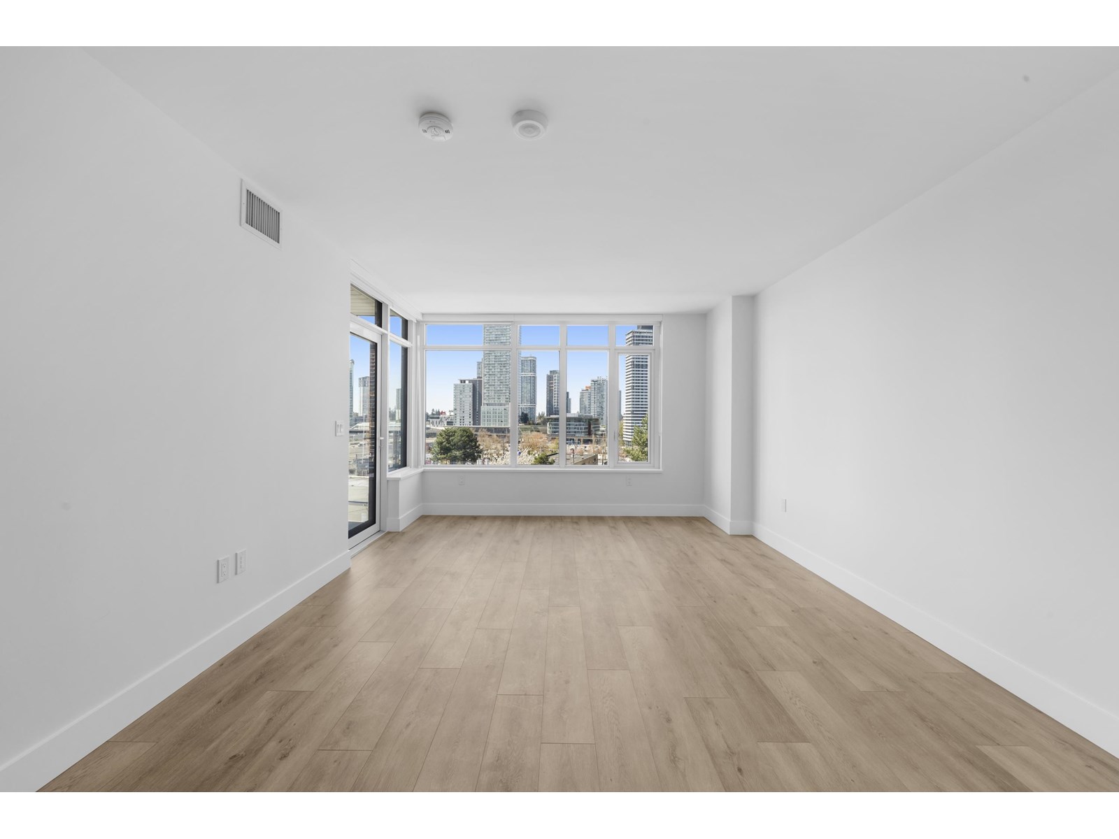 506 10428 Whalley Boulevard, Surrey, British Columbia  V3T 0W2 - Photo 4 - R2992070