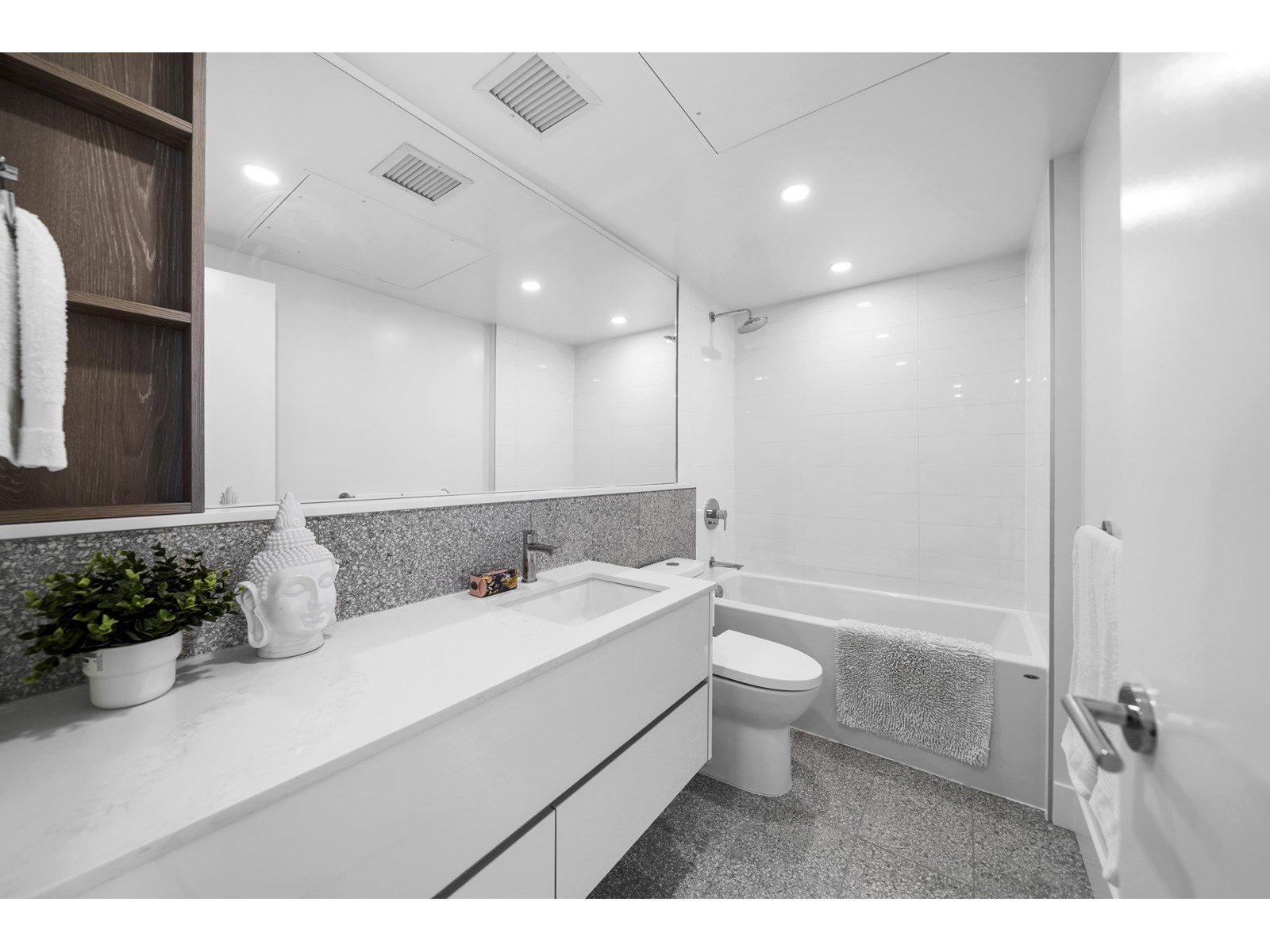 506 10428 Whalley Boulevard, Surrey, British Columbia  V3T 0W2 - Photo 17 - R2992070