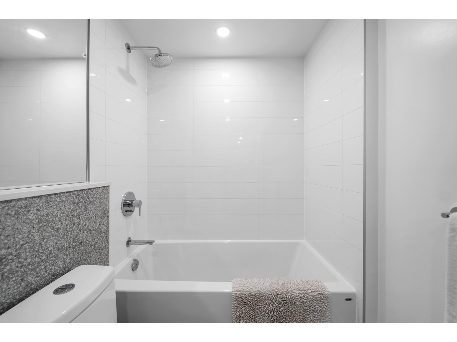 506 10428 Whalley Boulevard, Surrey, British Columbia  V3T 0W2 - Photo 18 - R2992070