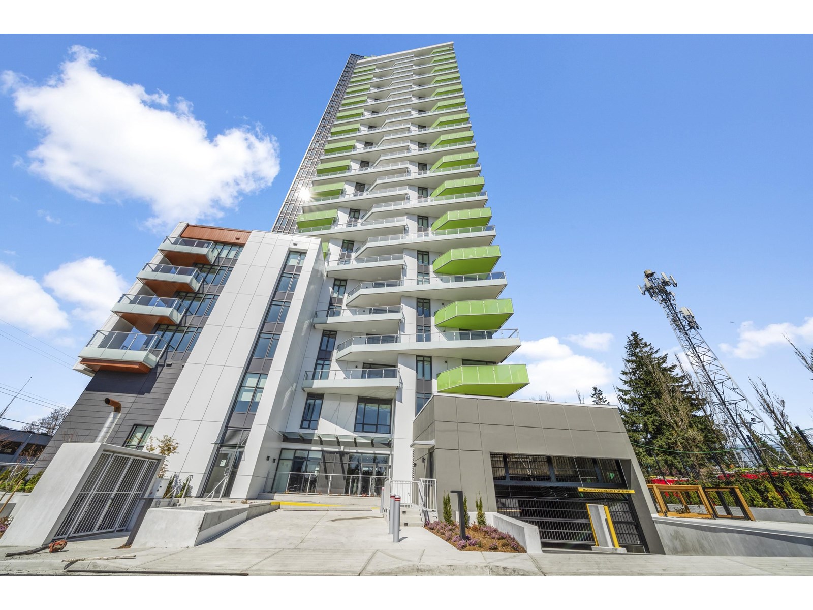 506 10428 Whalley Boulevard, Surrey, British Columbia  V3T 0W2 - Photo 1 - R2992070