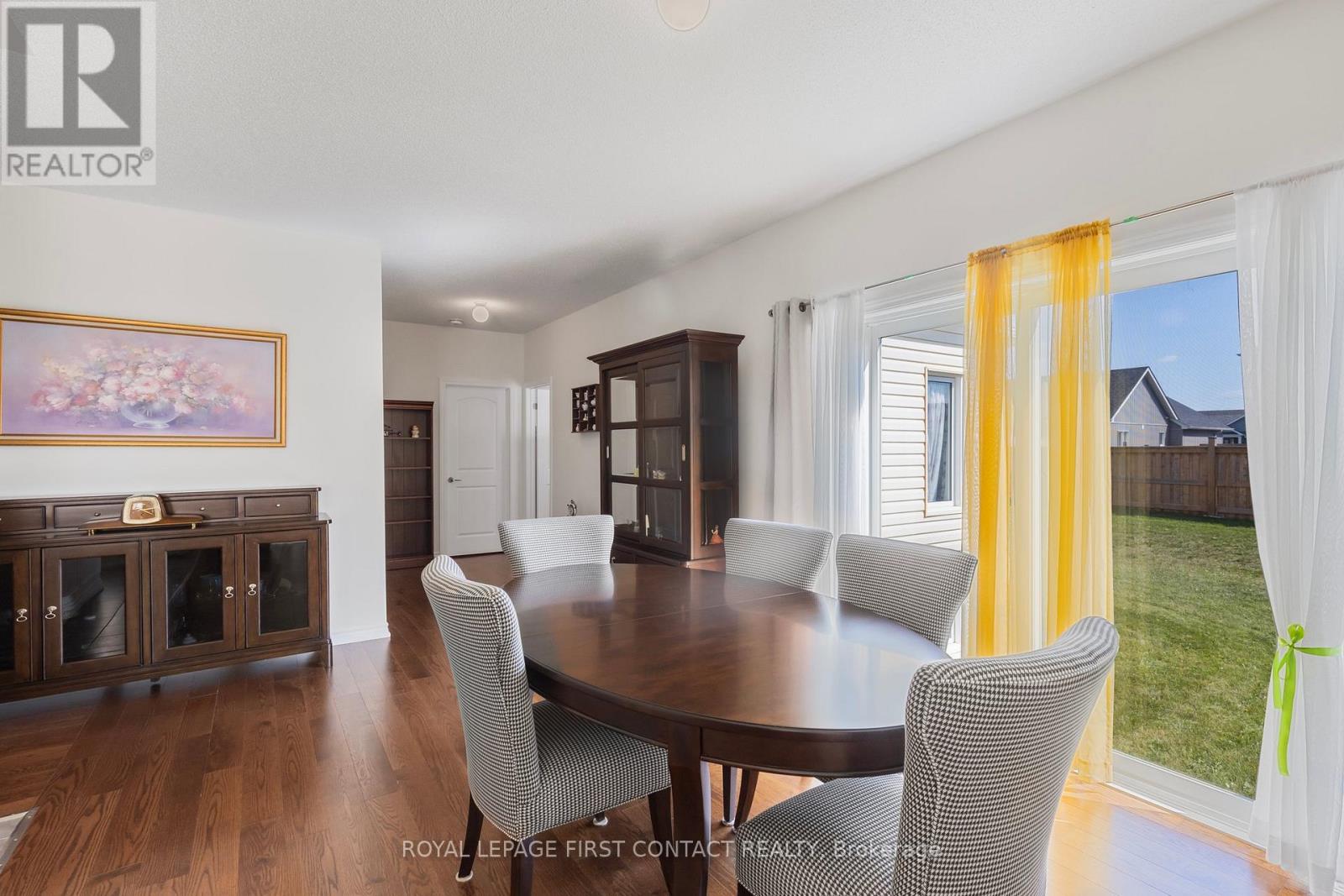 9 Beverly Street, Springwater, Ontario  L0L 1P0 - Photo 3 - S12093214