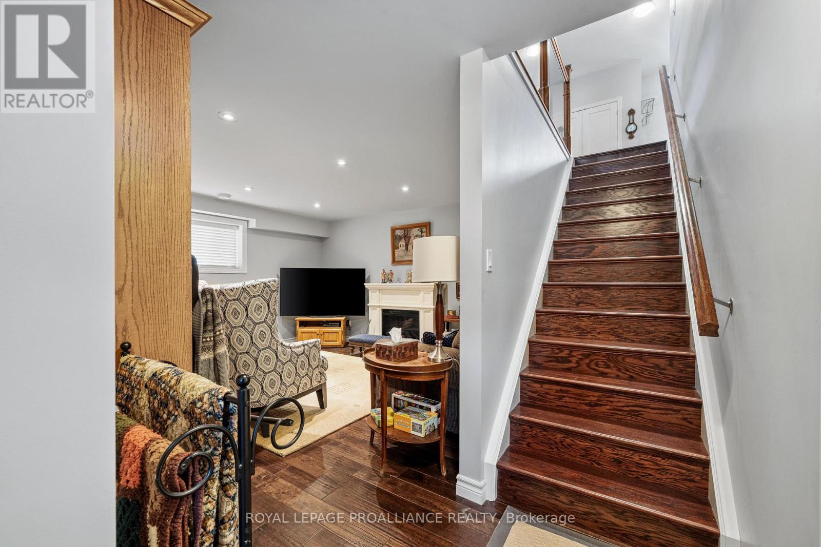 39 Owen Street, Prince Edward County, Ontario  K0K 2T0 - Photo 14 - X12090331