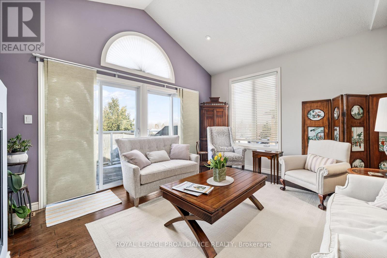 39 Owen Street, Prince Edward County, Ontario  K0K 2T0 - Photo 7 - X12090331