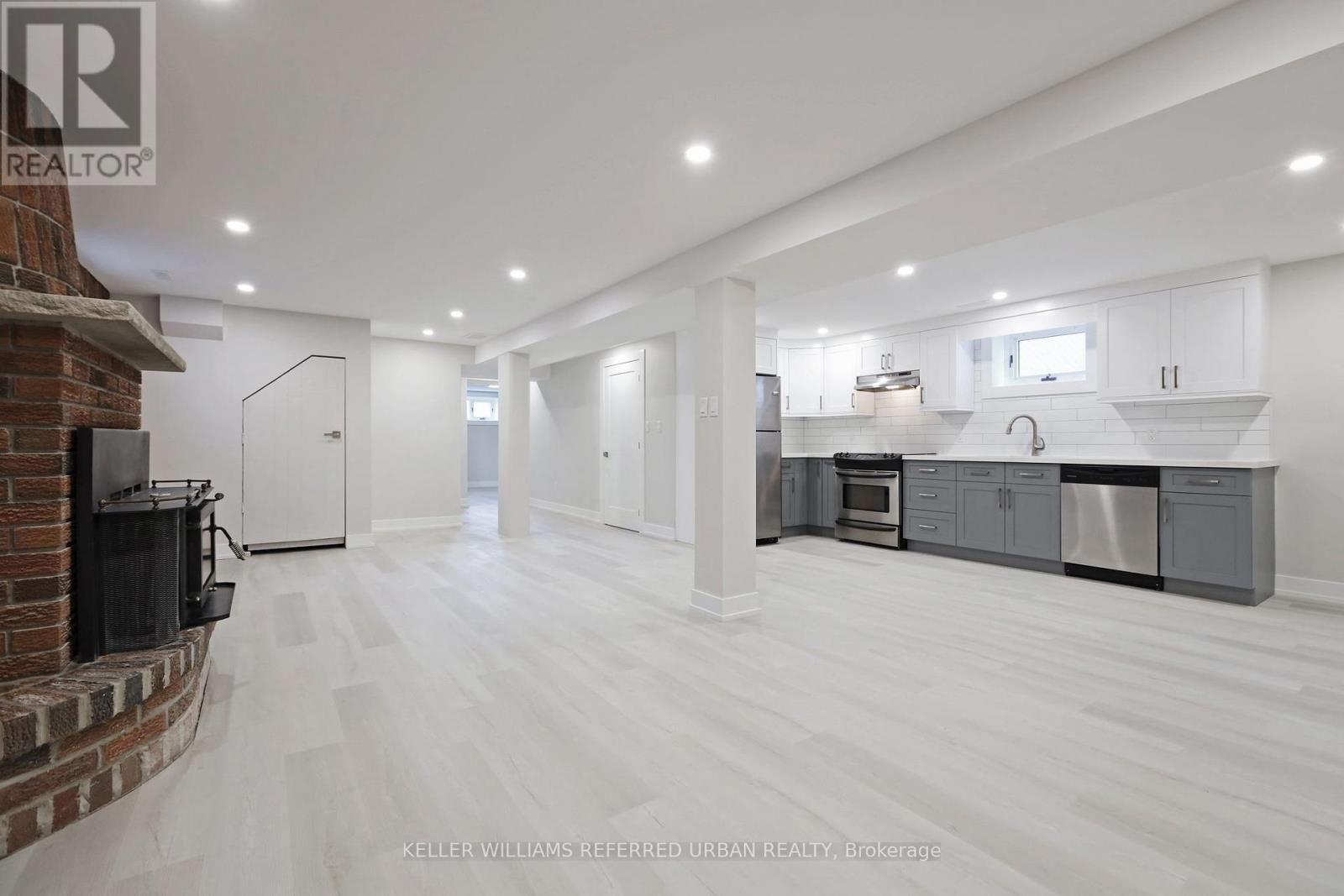 Bsmt - 10 Dundee Drive, Toronto (York University Heights), Ontario  M3J 1H6 - Photo 5 - W12093211