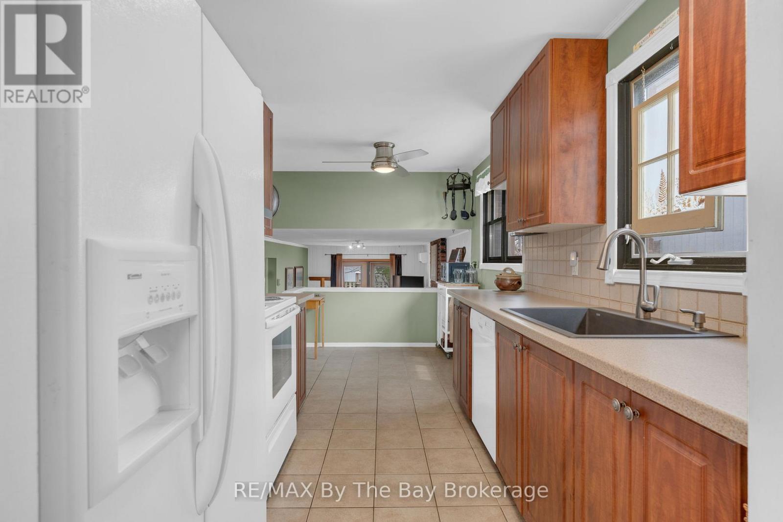 23 Grist Mill Road, East Gwillimbury, Ontario  L9N 1B9 - Photo 4 - N12084658