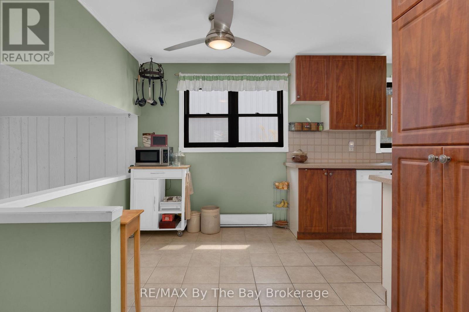 23 Grist Mill Road, East Gwillimbury, Ontario  L9N 1B9 - Photo 5 - N12084658