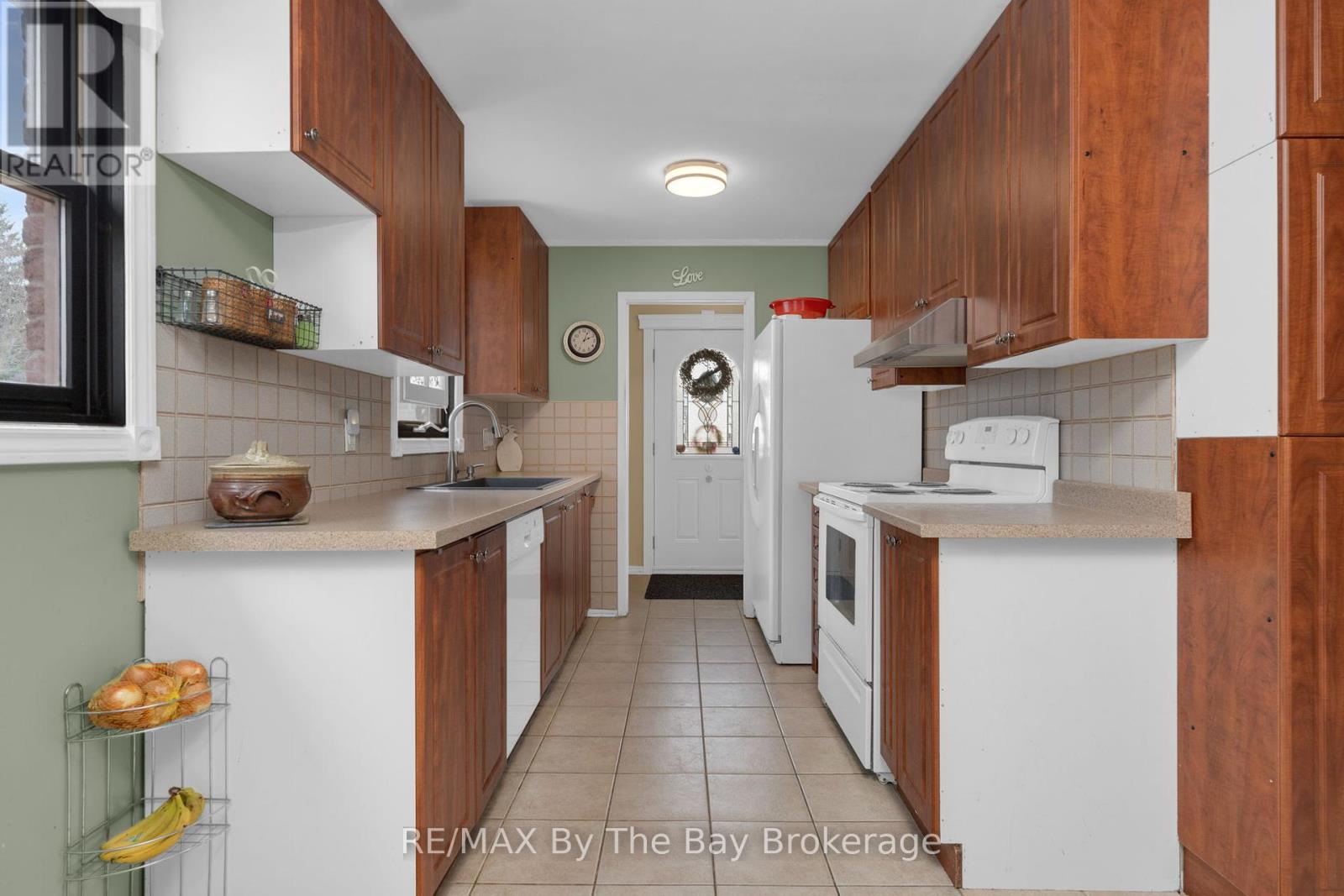 23 Grist Mill Road, East Gwillimbury, Ontario  L9N 1B9 - Photo 3 - N12084658