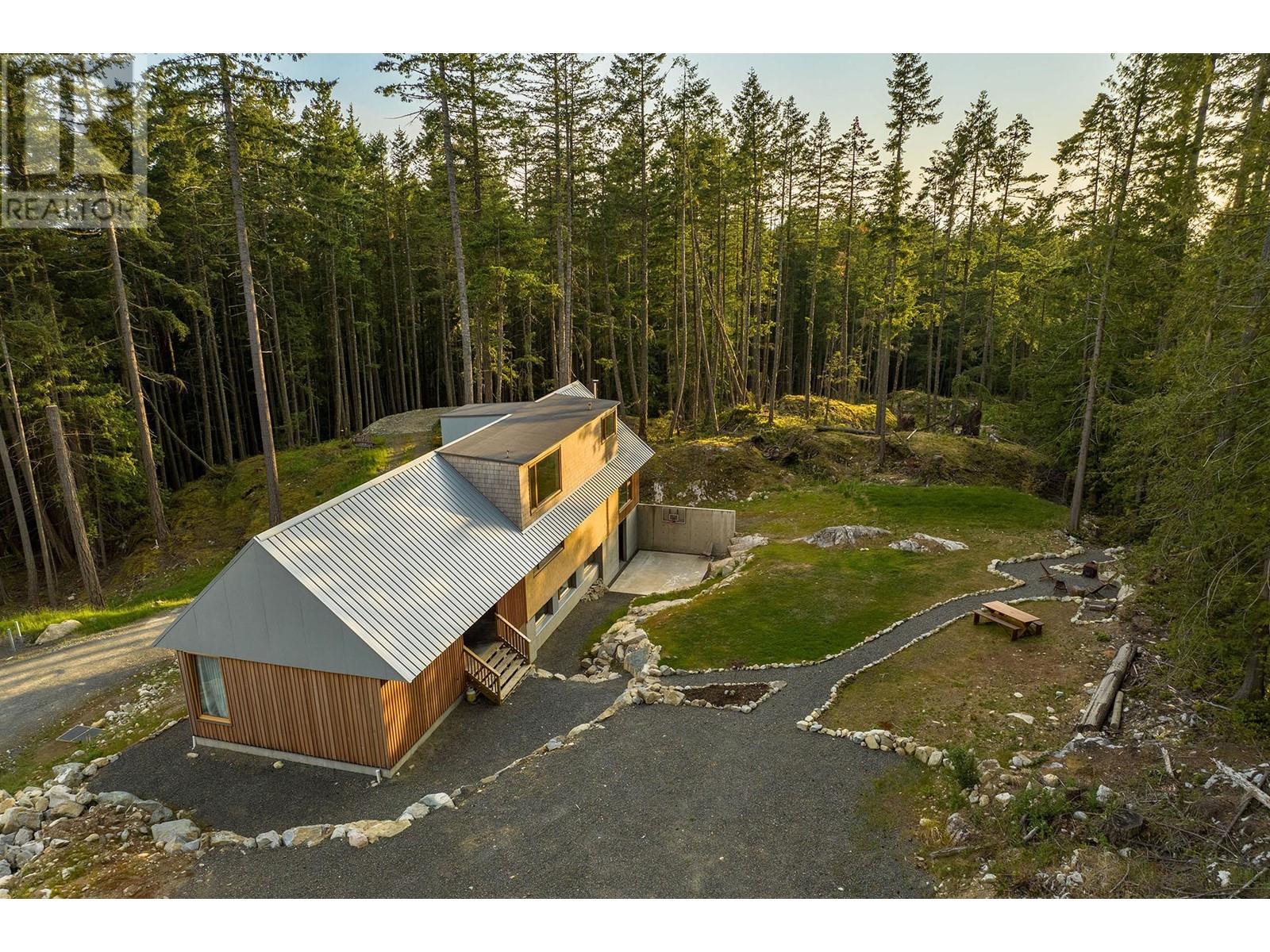 Property at 1565 DOUGLAS ROAD image 3
