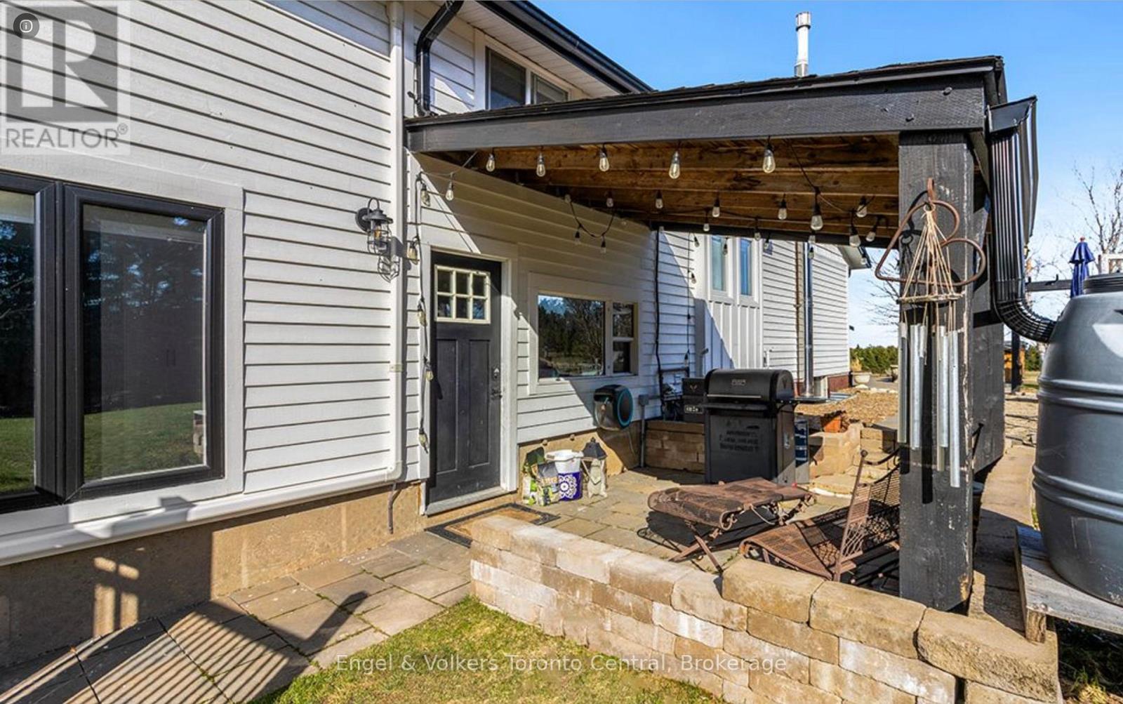 9263 91 County Road, Clearview, Ontario  L0M 1H0 - Photo 26 - S12093299
