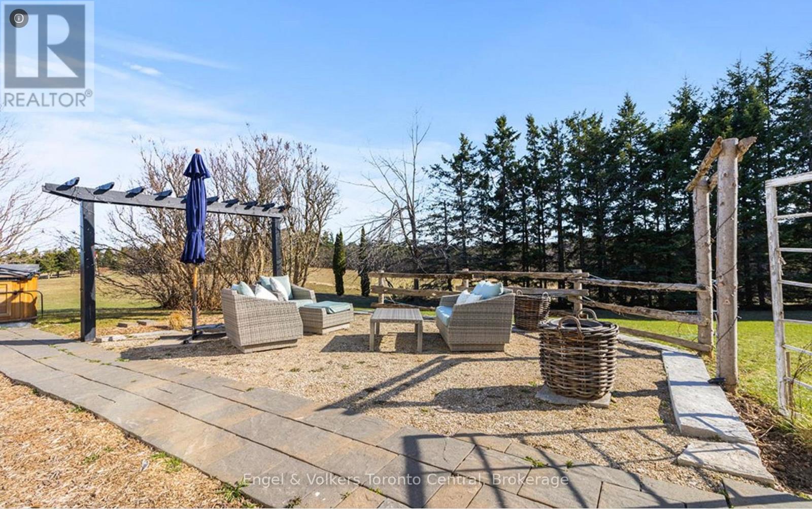 9263 91 County Road, Clearview, Ontario  L0M 1H0 - Photo 37 - S12093299
