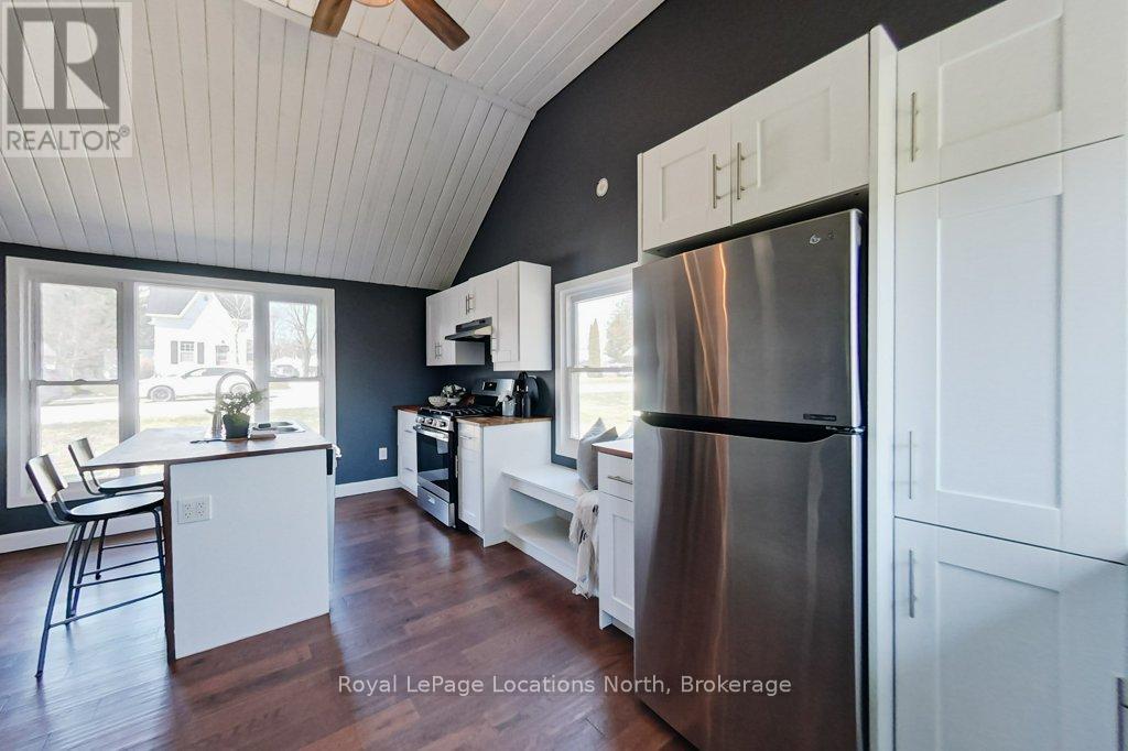 35 Caroline Street E, Clearview, Ontario  L0M 1G0 - Photo 13 - S12093349