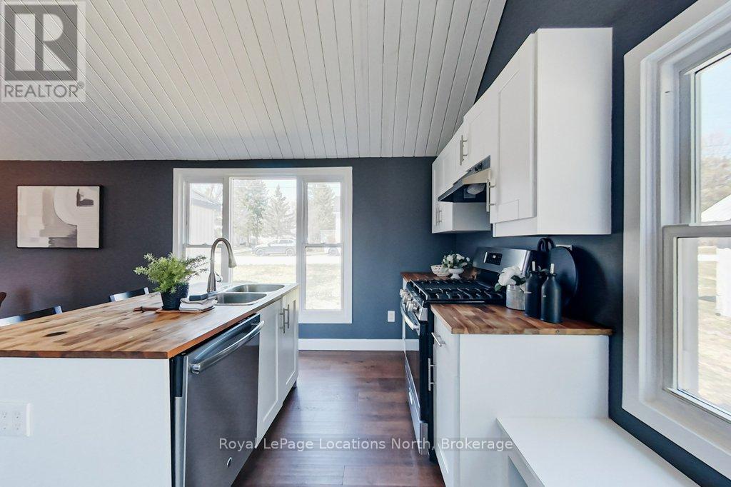35 Caroline Street E, Clearview, Ontario  L0M 1G0 - Photo 15 - S12093349