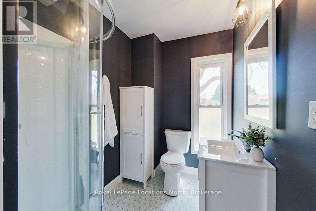 35 Caroline Street E, Clearview, Ontario  L0M 1G0 - Photo 20 - S12093349