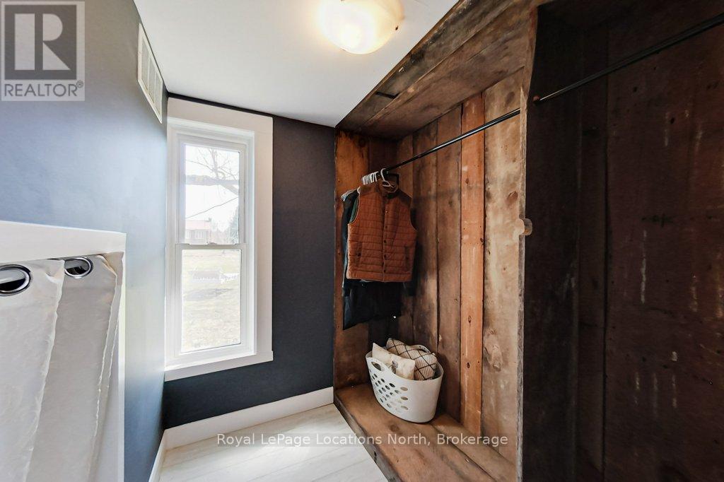 35 Caroline Street E, Clearview, Ontario  L0M 1G0 - Photo 21 - S12093349