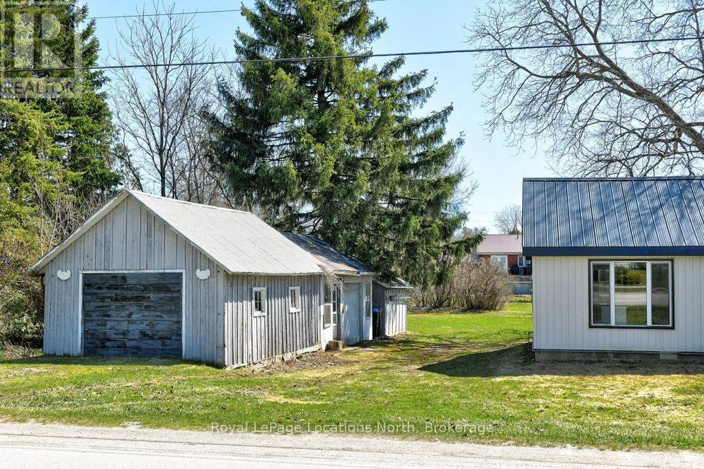 35 Caroline Street E, Clearview, Ontario  L0M 1G0 - Photo 27 - S12093349
