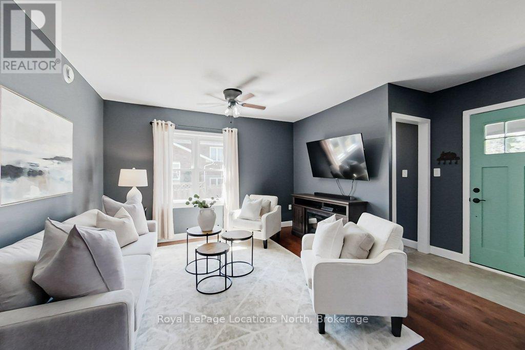 35 Caroline Street E, Clearview, Ontario  L0M 1G0 - Photo 4 - S12093349