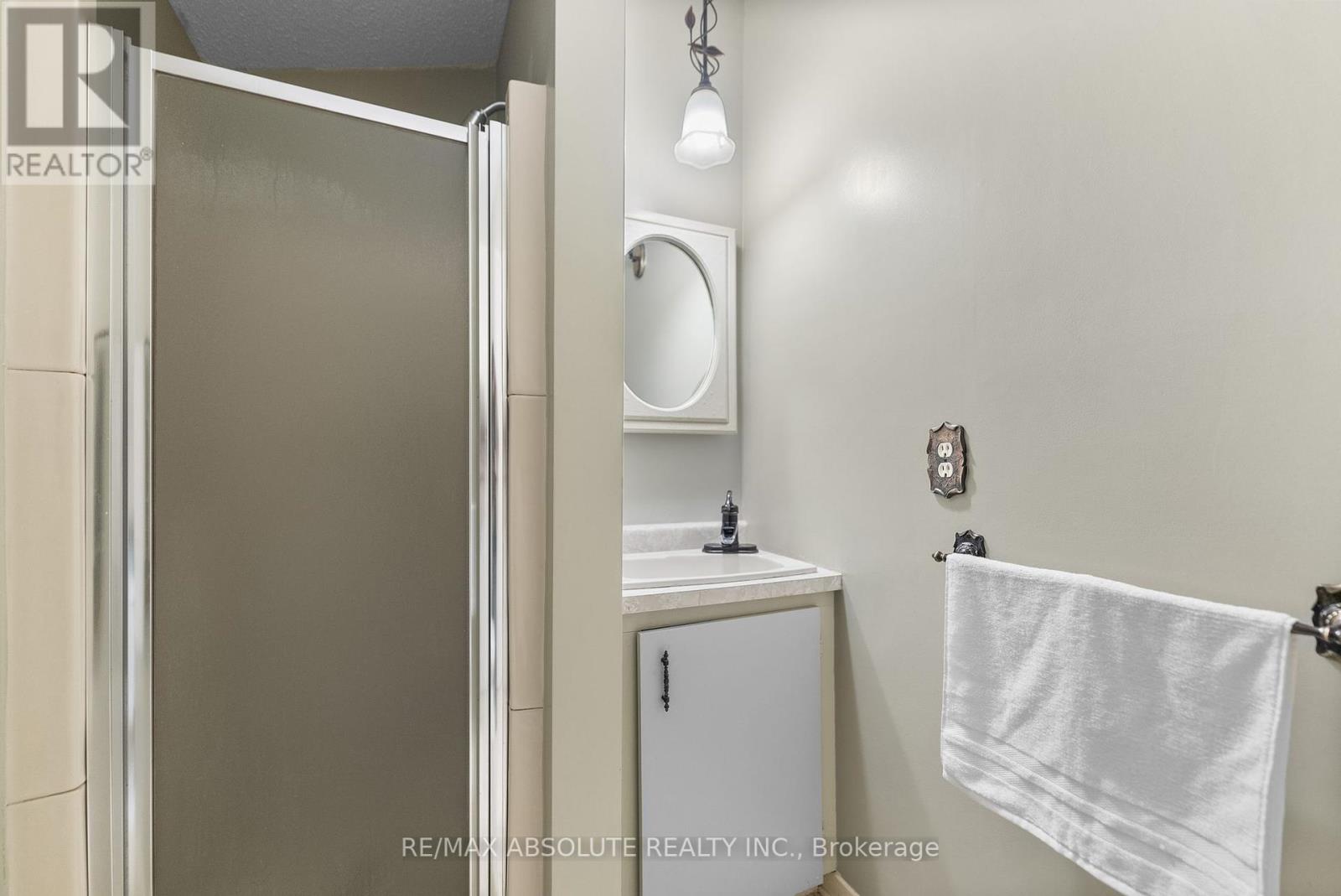 33 Old Orchard Lane, Mcnab/braeside, Ontario  K7S 3T3 - Photo 22 - X12093312