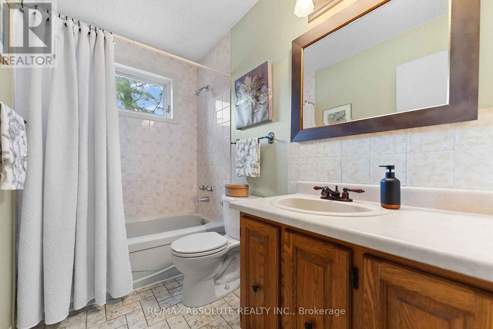 33 Old Orchard Lane, Mcnab/braeside, Ontario  K7S 3T3 - Photo 25 - X12093312