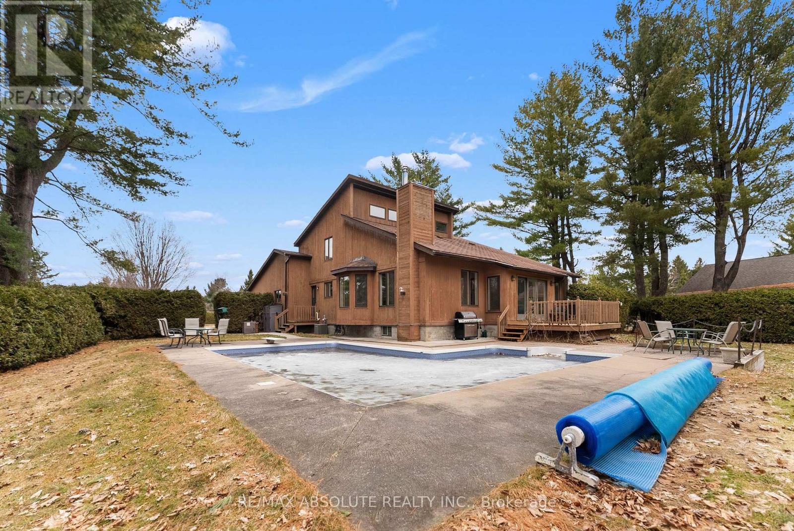 33 Old Orchard Lane, Mcnab/braeside, Ontario  K7S 3T3 - Photo 39 - X12093312