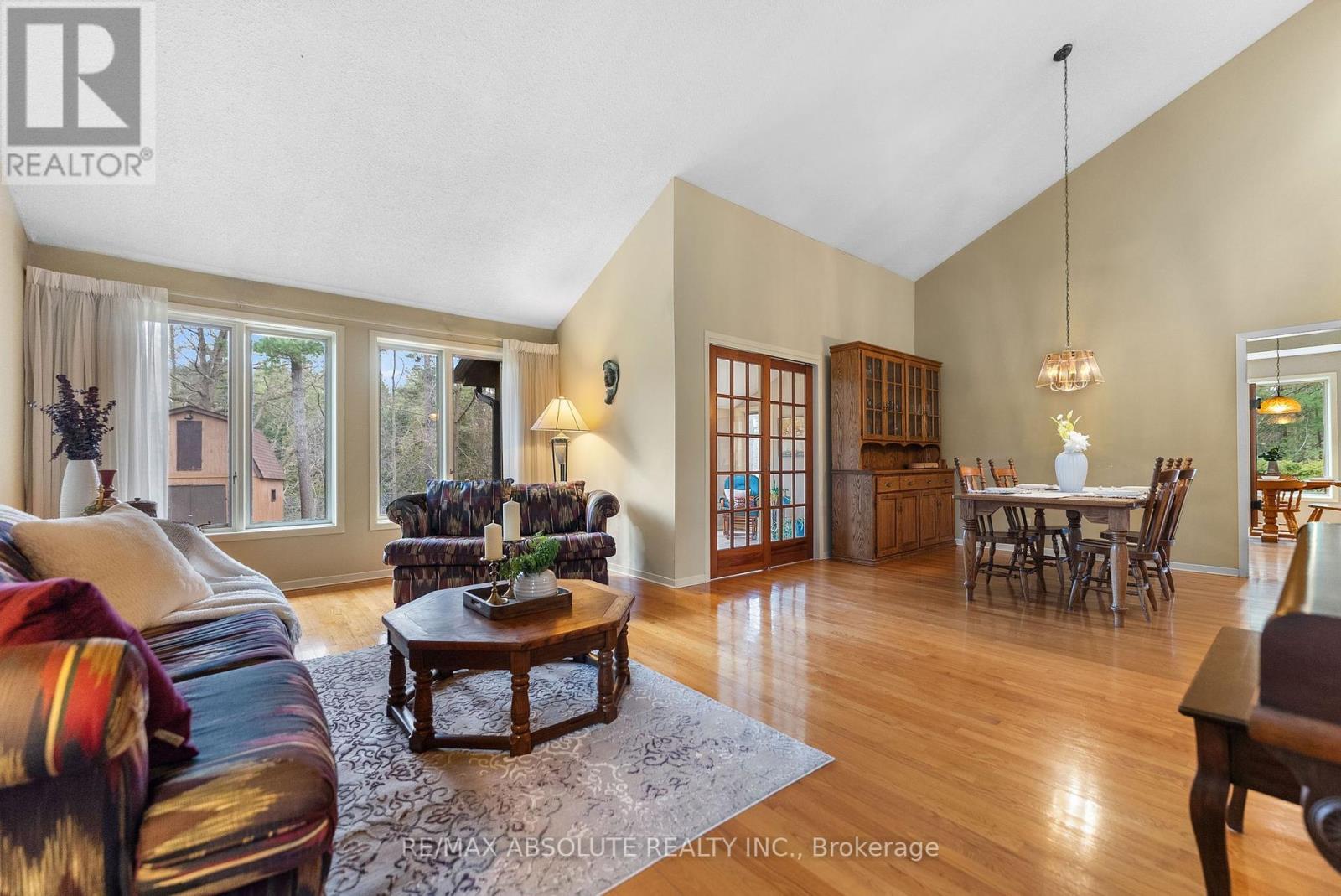 33 Old Orchard Lane, Mcnab/braeside, Ontario  K7S 3T3 - Photo 4 - X12093312
