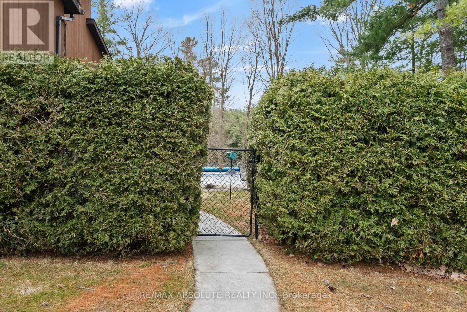 33 Old Orchard Lane, Mcnab/braeside, Ontario  K7S 3T3 - Photo 41 - X12093312