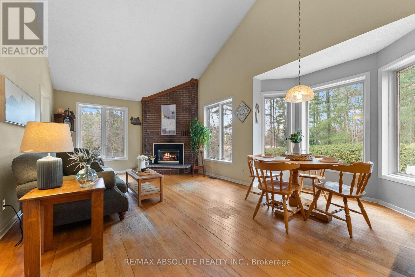 33 Old Orchard Lane, Mcnab/braeside, Ontario  K7S 3T3 - Photo 8 - X12093312