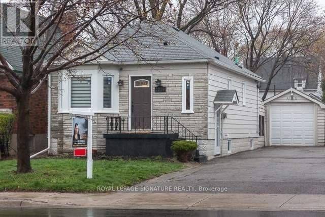 2259 Lawrence Avenue W, Toronto, Ontario  M9P 2A4 - Photo 3 - W12093308