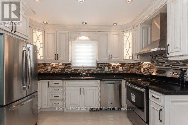 2259 Lawrence Avenue W, Toronto, Ontario  M9P 2A4 - Photo 7 - W12093308