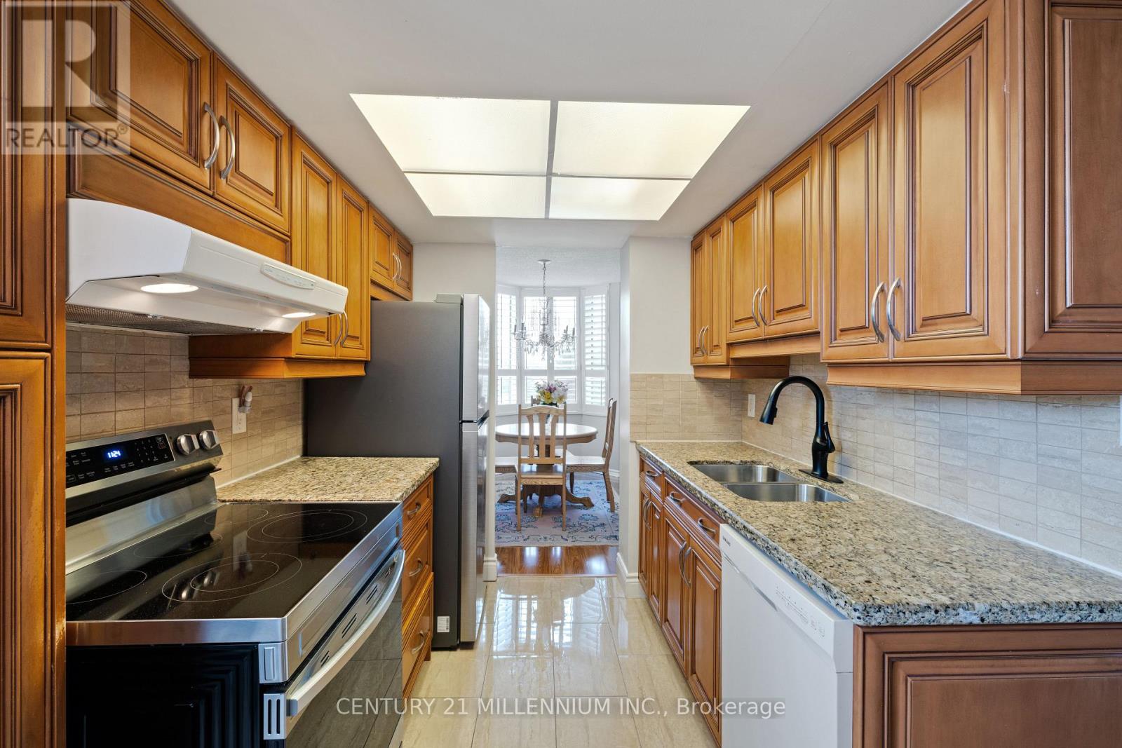 209 - 10 Malta Avenue, Brampton, Ontario  L6Y 4G6 - Photo 2 - W12093310