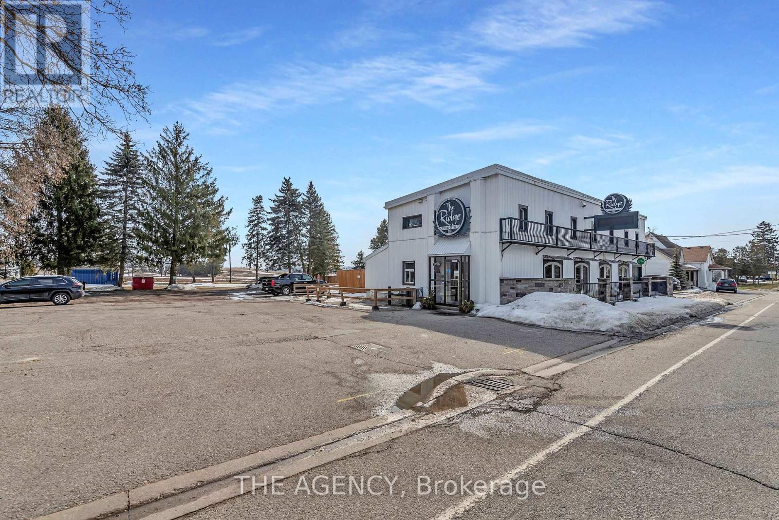 3215 Roseville Road, North Dumfries, Ontario  N0B 1E0 - Photo 1 - X12093314