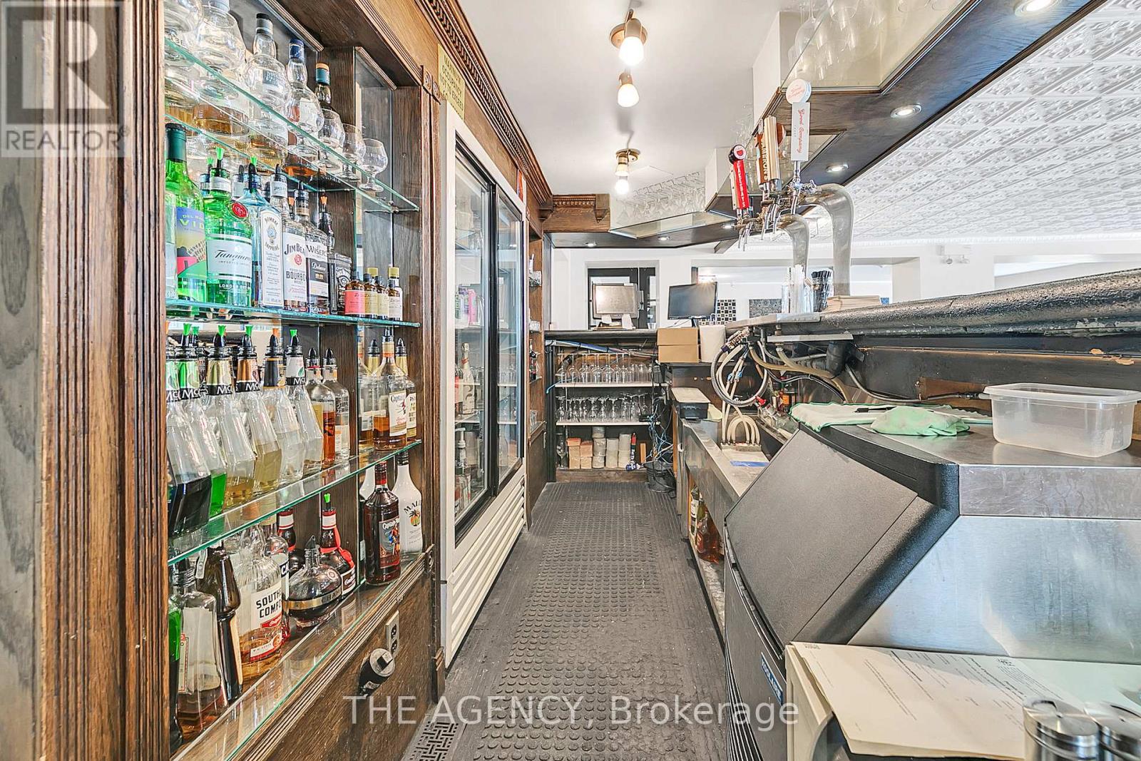 3215 Roseville Road, North Dumfries, Ontario  N0B 1E0 - Photo 13 - X12093314
