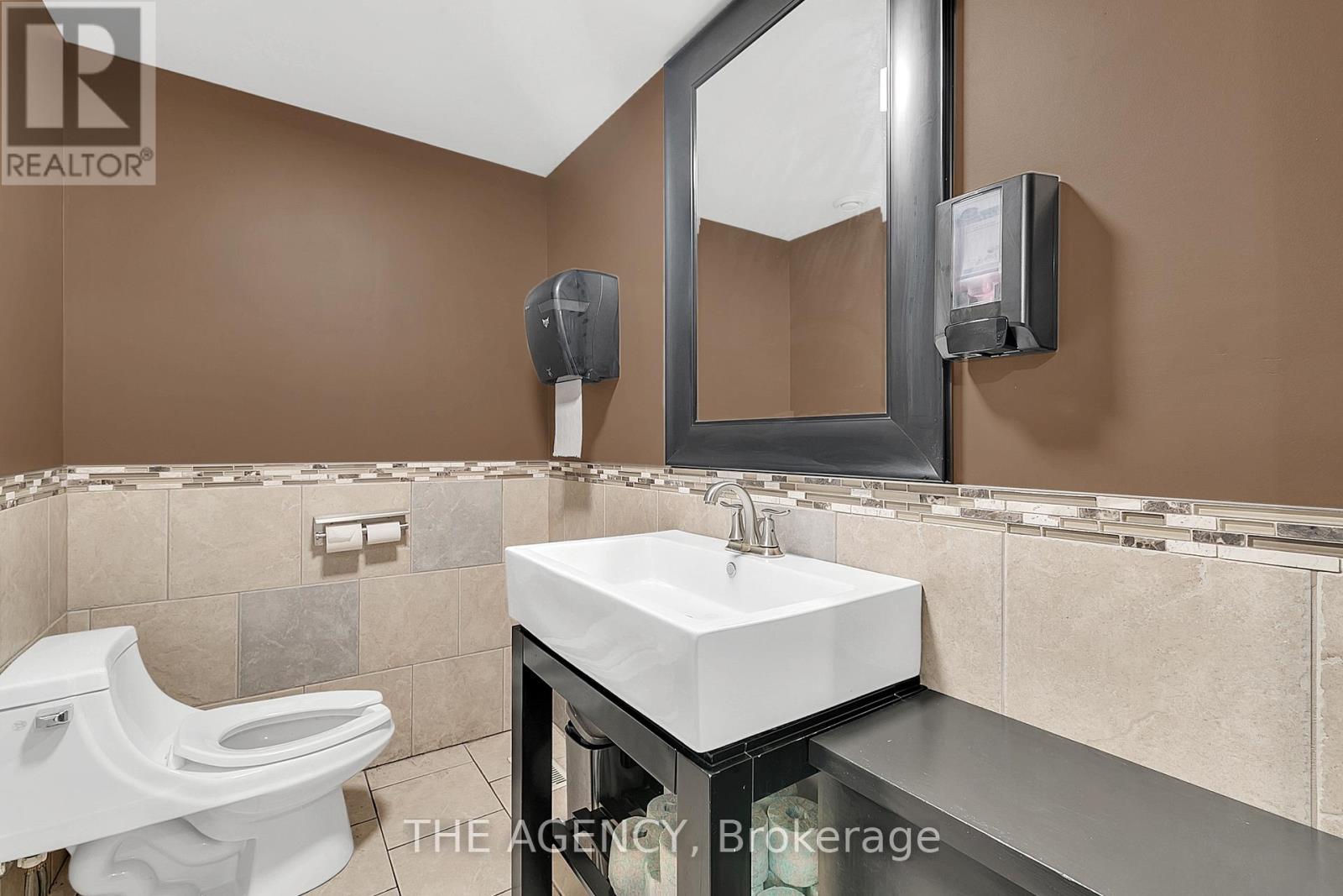 3215 Roseville Road, North Dumfries, Ontario  N0B 1E0 - Photo 17 - X12093314