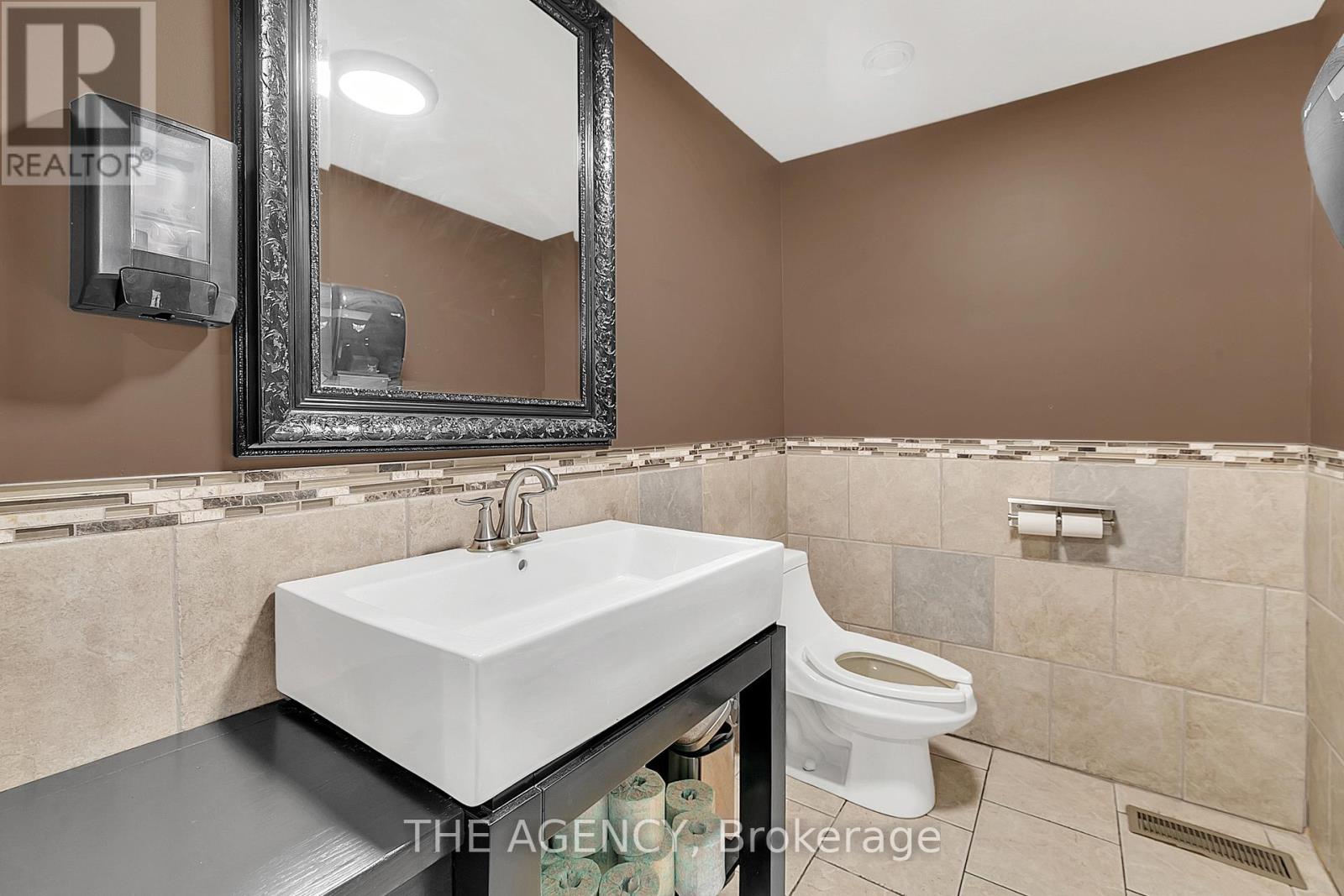 3215 Roseville Road, North Dumfries, Ontario  N0B 1E0 - Photo 18 - X12093314