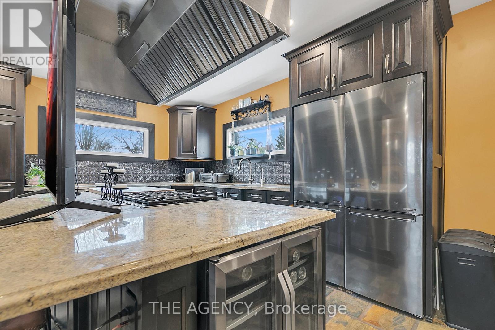 3215 Roseville Road, North Dumfries, Ontario  N0B 1E0 - Photo 39 - X12093314