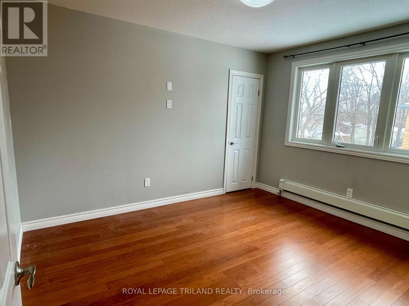 Upper - 1771 Wavell Street, London East, Ontario  N5W 2E2 - Photo 6 - X12093405