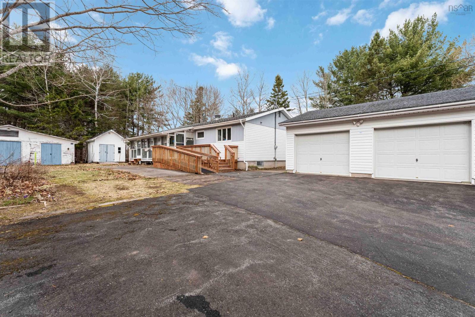 Property at 729 Greenwood Road image 1