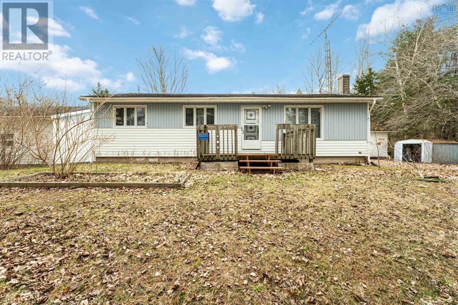 Property at 729 Greenwood Road image 3