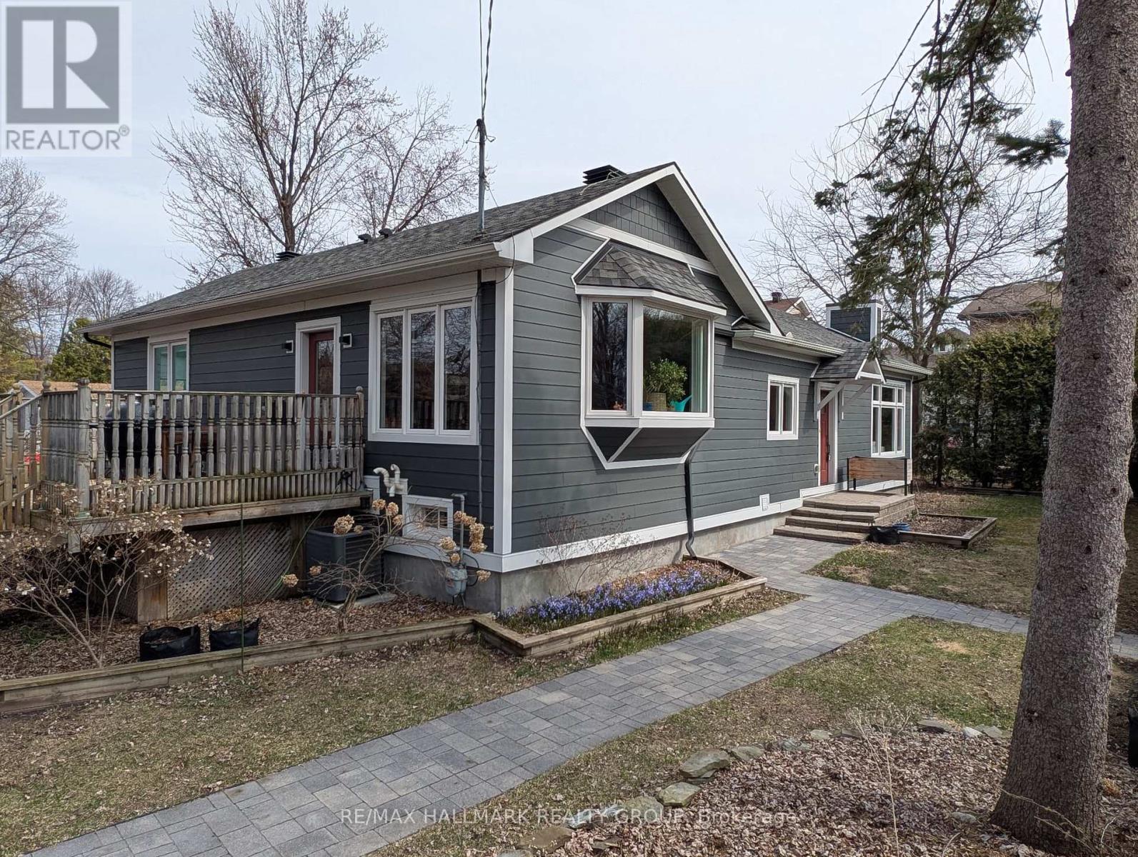 Property at 2767 CASCADES AVENUE image 4