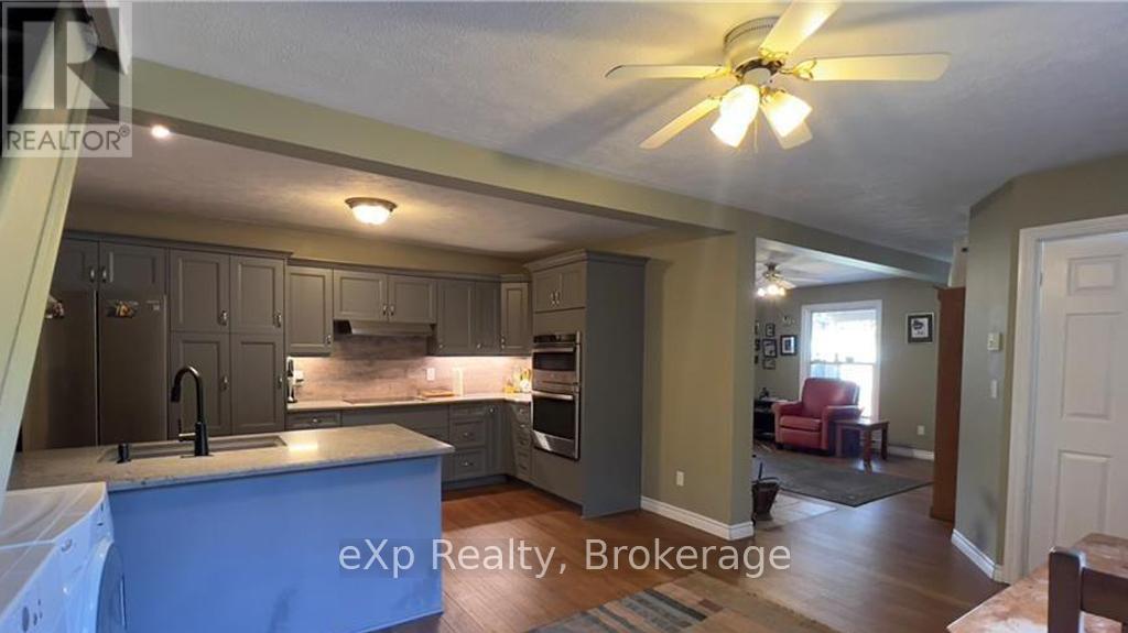 73615 10th Side Road, West Grey, Ontario  N4N 3B9 - Photo 11 - X12093402