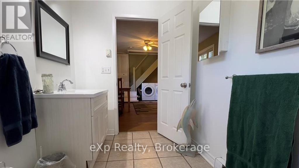 73615 10th Side Road, West Grey, Ontario  N4N 3B9 - Photo 18 - X12093402