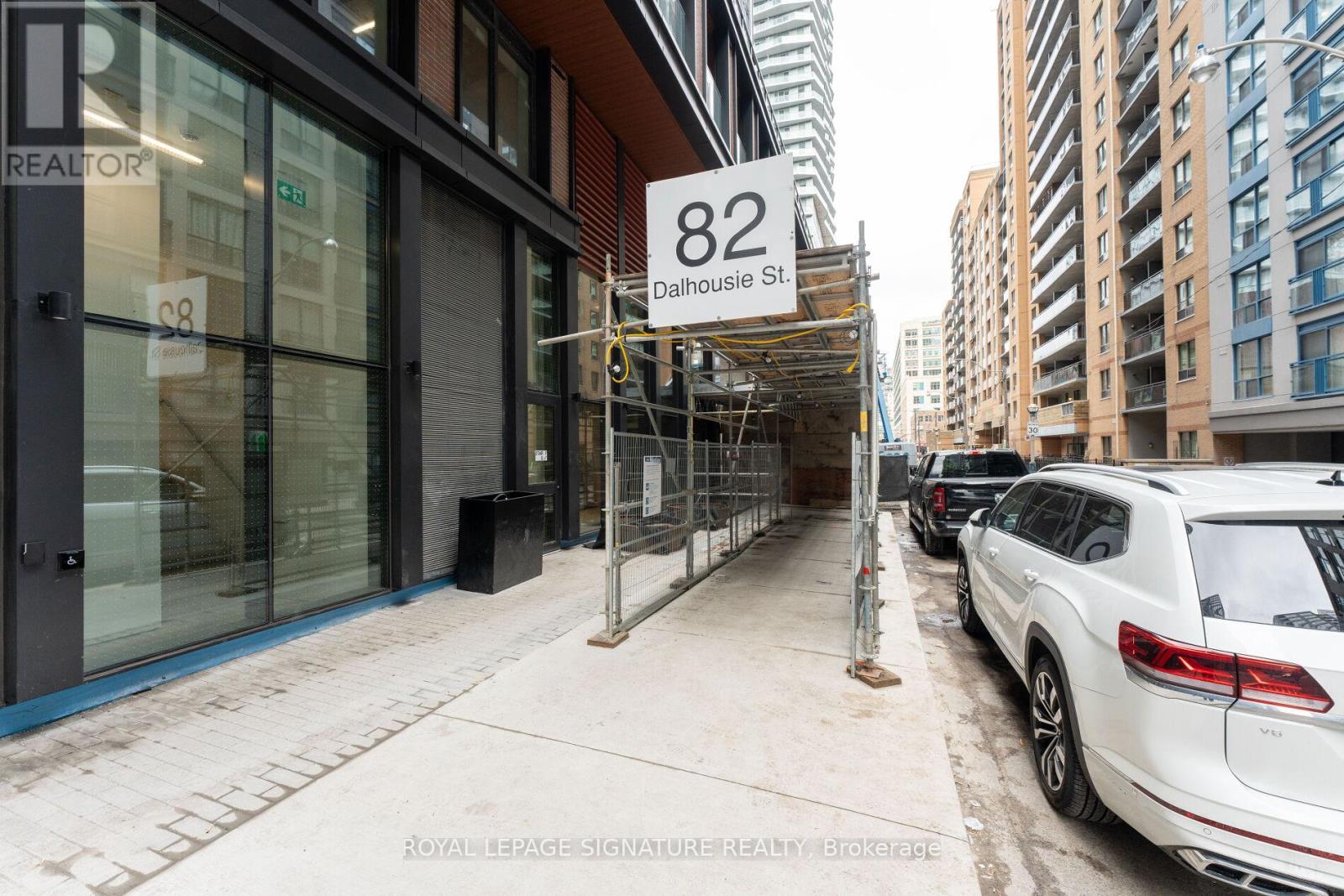 801 - 82 Dalhousie Street, Toronto, Ontario  M5B 0C5 - Photo 7 - C12093457