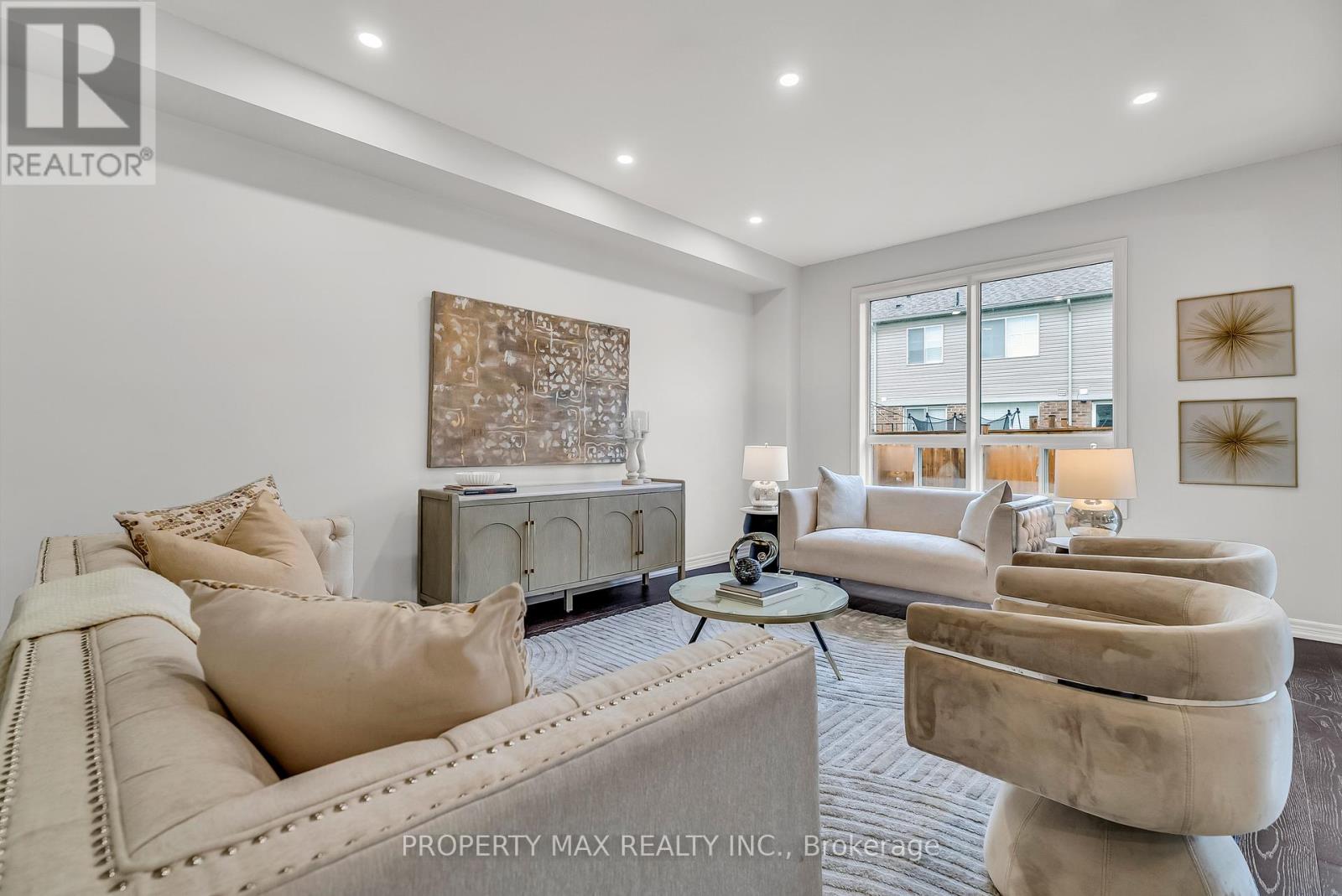 Property at 40 BRITANNIA AVENUE E image 5