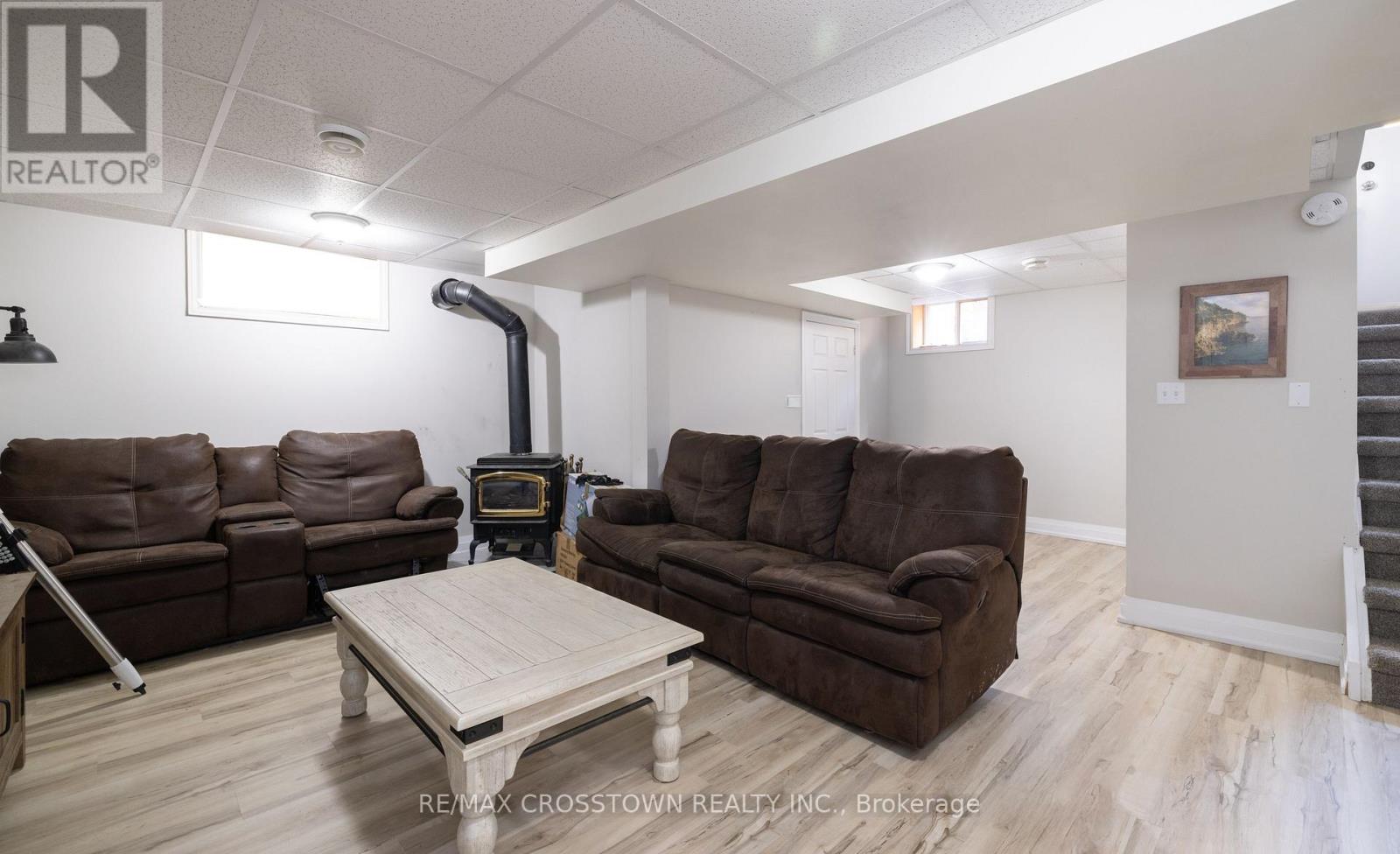 47 Lakeshore Road W, Oro-Medonte, Ontario  L0L 2E0 - Photo 16 - S12093414