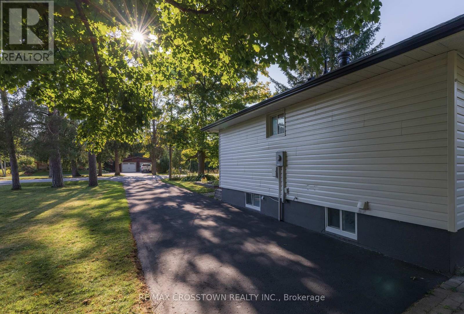 Property at 47 LAKESHORE ROAD W image 3