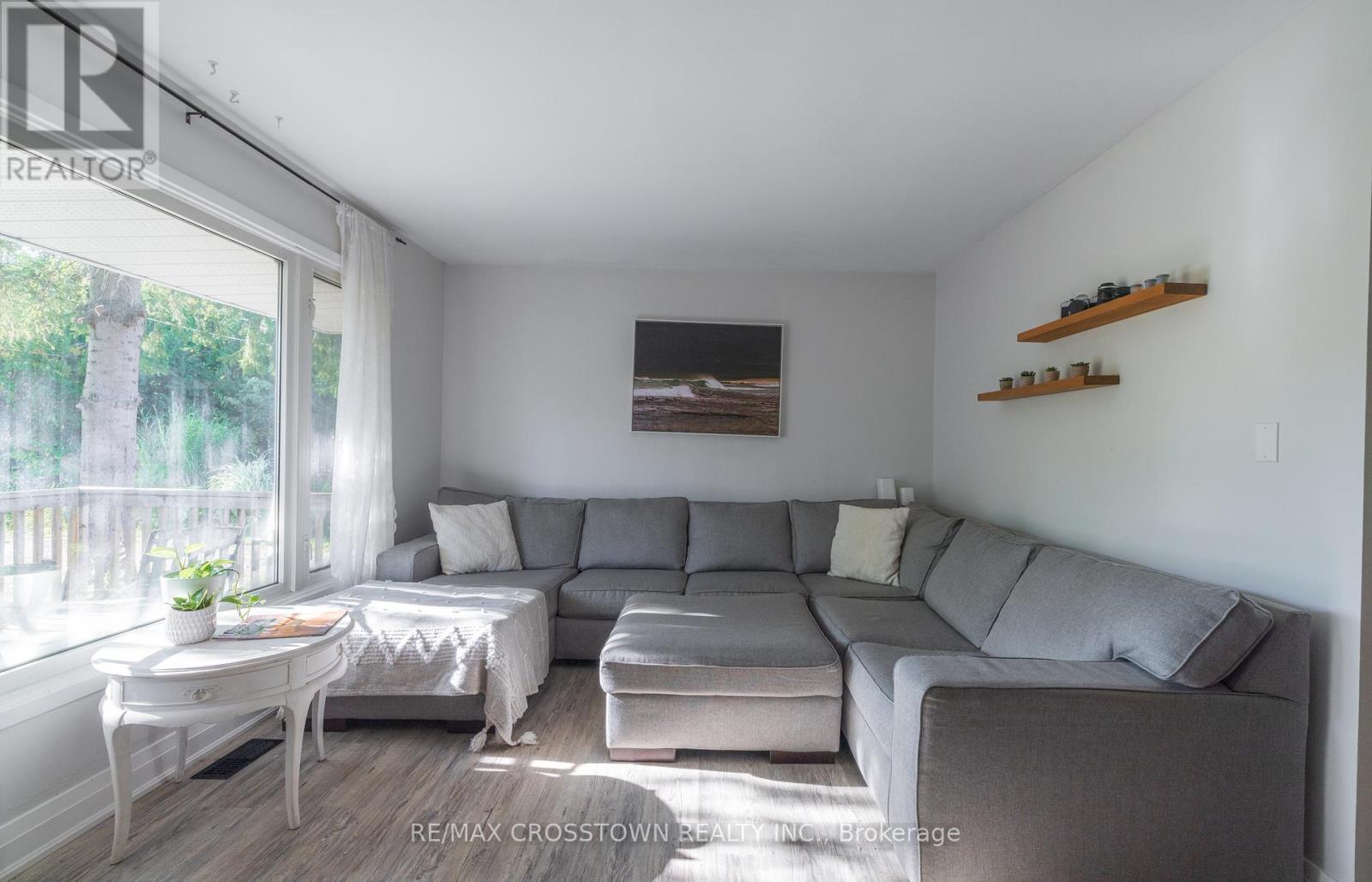 Property at 47 LAKESHORE ROAD W image 5
