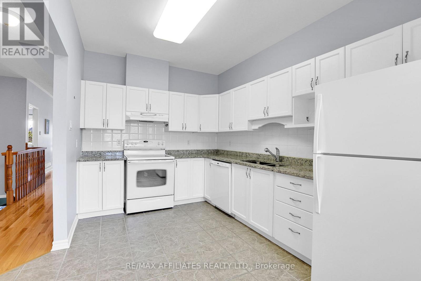 11 Eileen Crescent, Ottawa, Ontario  K2S 1M3 - Photo 11 - X12093323